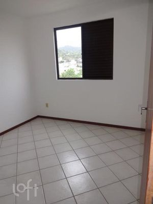 Image 8 - 875595
