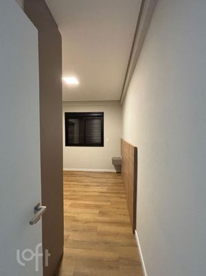 Image 7 - 875597