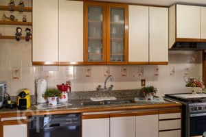 Image 12 - 875616
