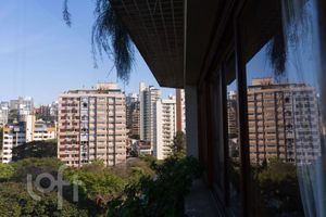 Image 32 - 875616