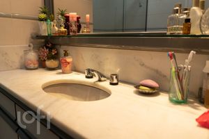 Image 17 - 875616
