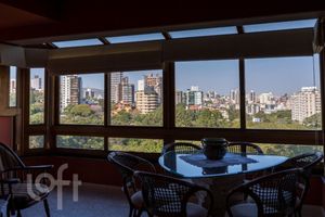 Image 44 - 875616
