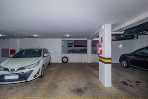 Image 18 - 875617