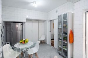 Image 7 - 875618