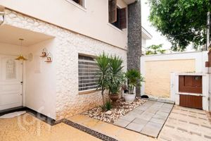 Image 30 - 875618