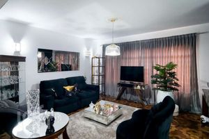 Image 34 - 875618