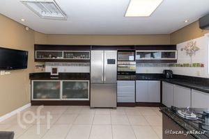 Image 13 - 875628
