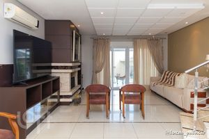 Image 1 - 875628