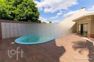 Image 42 - 875628