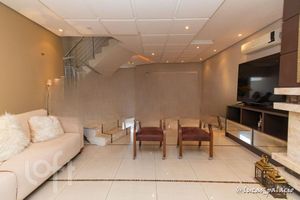 Image 4 - 875628