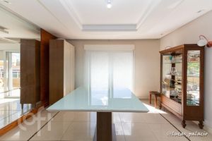 Image 15 - 875628