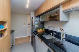 Image 14 - 875633
