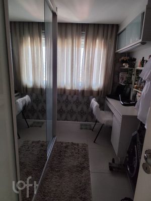 Image 12 - 875635