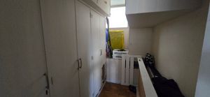 Image 6 - 875640