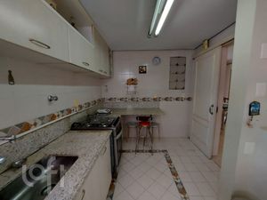 Image 12 - 875645