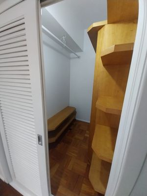 Image 9 - 875646