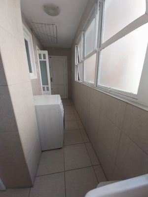 Image 30 - 875646