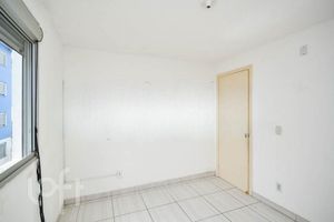 Image 11 - 875647