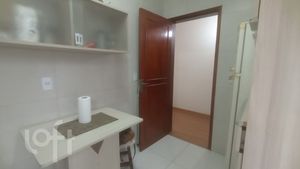Image 9 - 875659