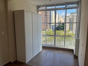 Image 6 - 875660