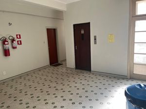 Image 18 - 875660