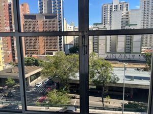 Image 7 - 875660