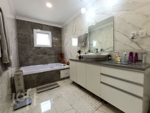 Image 22 - 875667