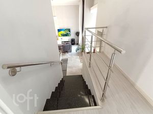 Image 17 - 875667