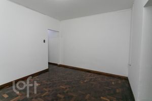 Image 3 - 875668