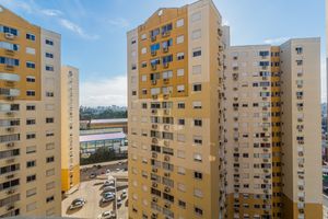 Image 13 - 875682