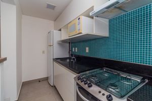 Image 15 - 875682