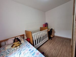 Image 4 - 875686