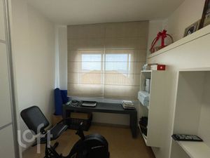 Image 15 - 875687