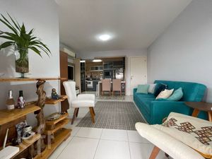 Image 17 - 875687
