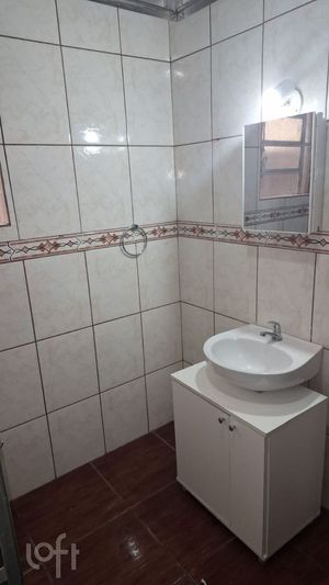 Image 10 - 875688
