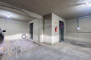 Image 24 - 875690