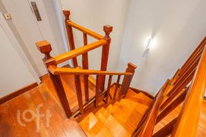 Image 15 - 875690
