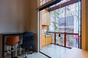 Image 8 - 875690