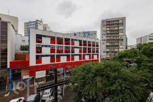 Image 28 - 875690