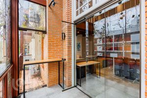 Image 11 - 875690