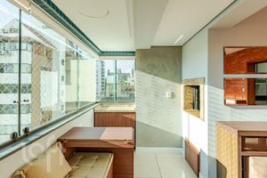 Image 7 - 875697