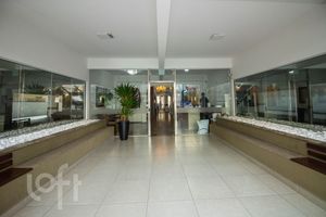 Image 32 - 875704
