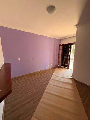 Image 19 - 875708