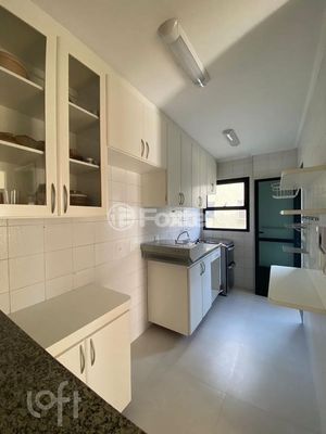 Image 1 - 875711