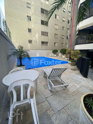 Image 11 - 875711