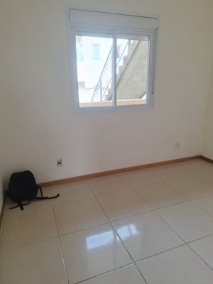 Image 10 - 875720