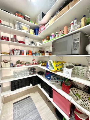 Image 10 - 875721