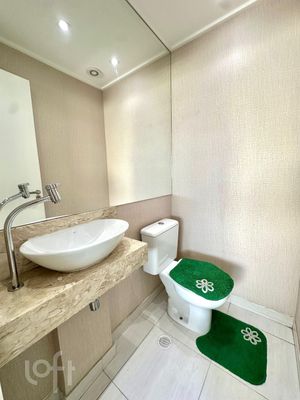Image 19 - 875721