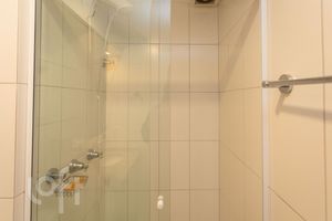 Image 11 - 875724