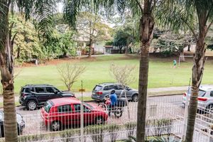 Image 8 - 875724